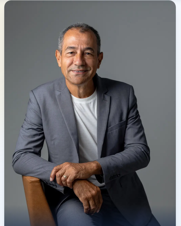 Dr. Marcelo Lessa